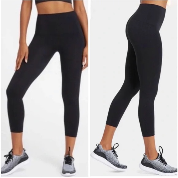 Spanx - Women’s Look At Me Now Cropped Leggings in Very Black - Picture 3 of 5